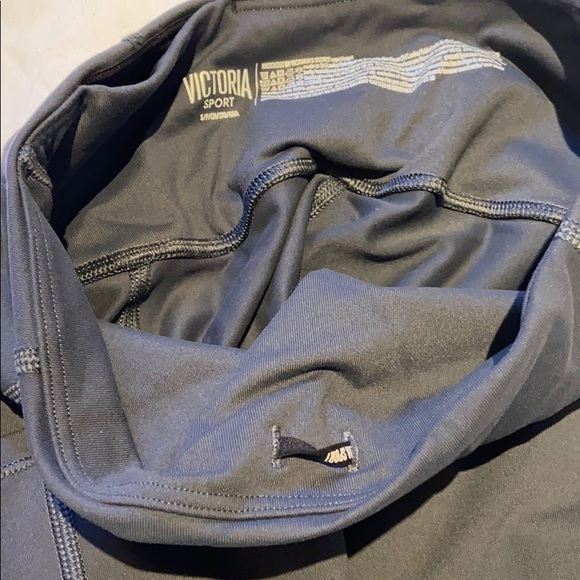 High Rise Total Knockout Pocket Capri Leggings - Picture 4 of 6